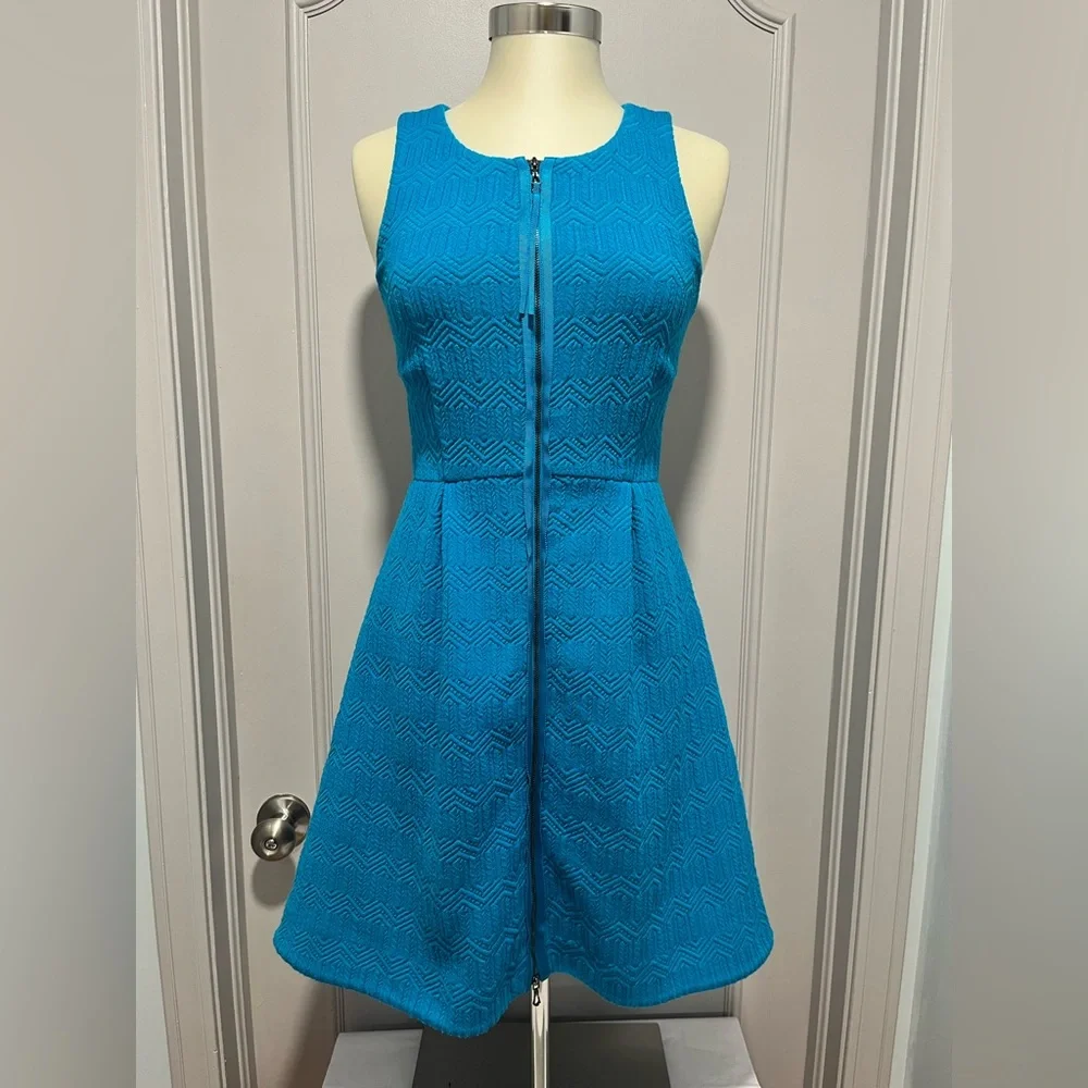 Leifsdottir Textured Tonnelle Dress - Picture 2 of 5